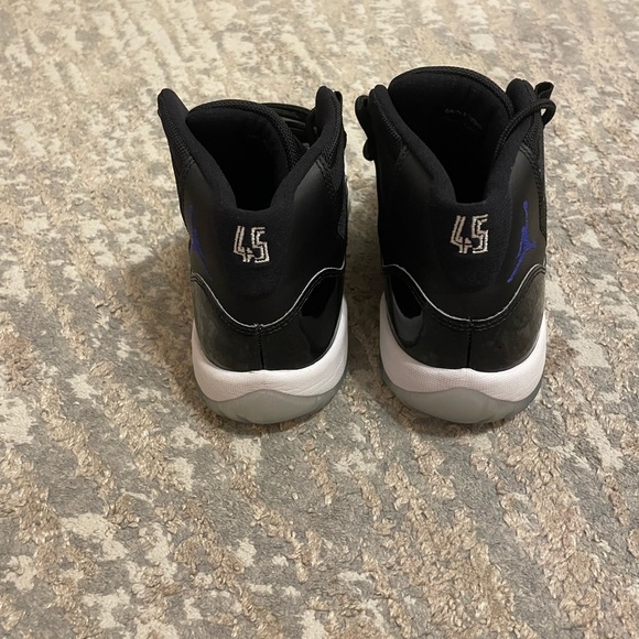Jordan 11 space jams - Picture 5 of 6